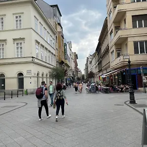 https://bjapartments-1.inbudapesthotels.com